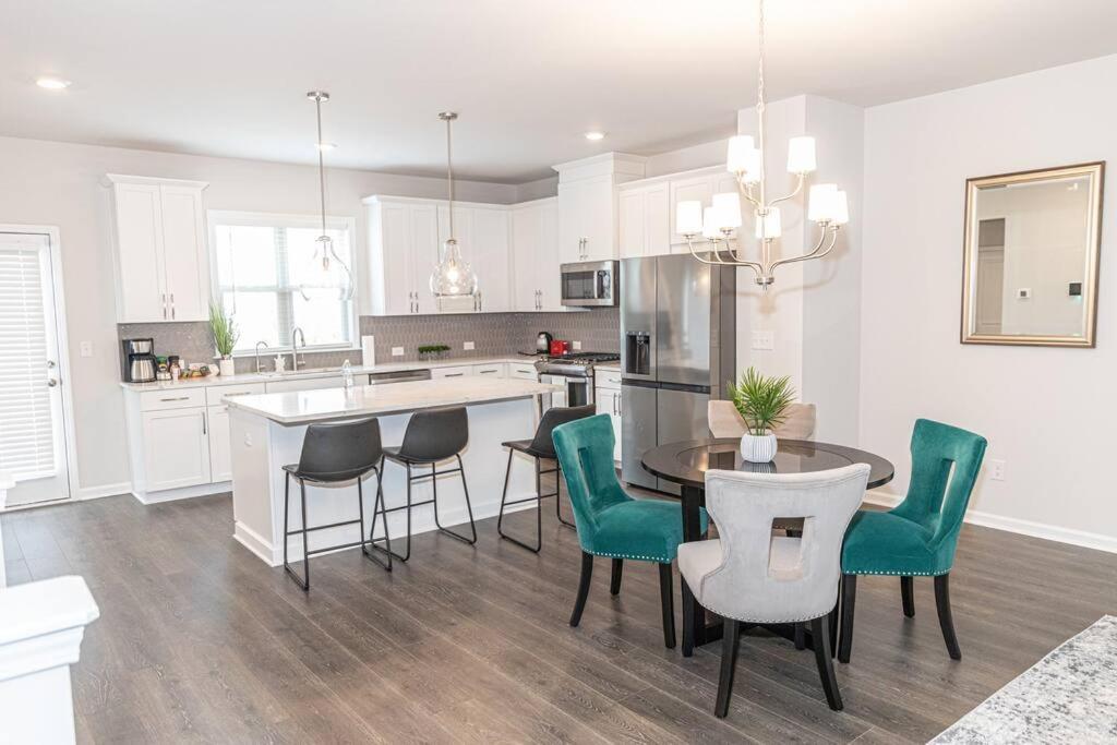 New Spacious 3 Bedroom Suite Garage Parking Free Wi-Fi Office Space And Patio View Duluth Exterior foto