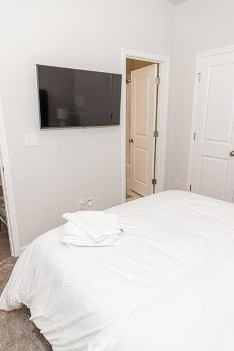 New Spacious 3 Bedroom Suite Garage Parking Free Wi-Fi Office Space And Patio View Duluth Exterior foto